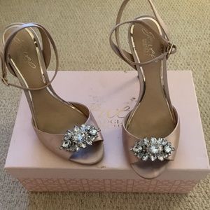 Badgley Mischka Jewel collection dusty rose heels 7.5